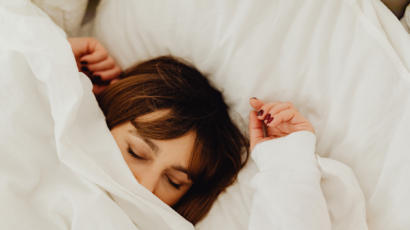 "tidur dan pertumbuhan rambut", "kurang tidur rambut rontok", "melatonin folikel rambut"